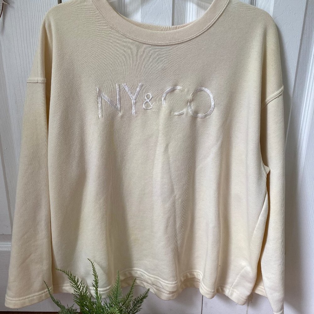 NY&CO Crew neck!!!